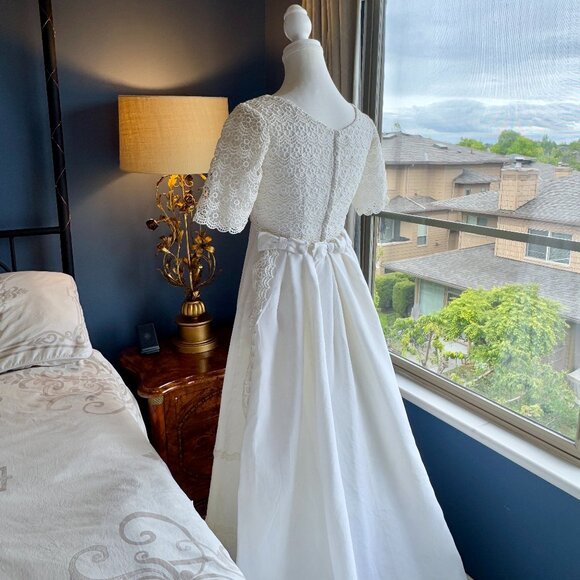 Vintage 1950s Wedding Dress and Removable Train - Picture 1 of 16